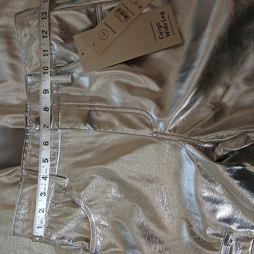 No Boundaries S Juniors High Rise Metallic Cargo Pants - Picture 10 of 13